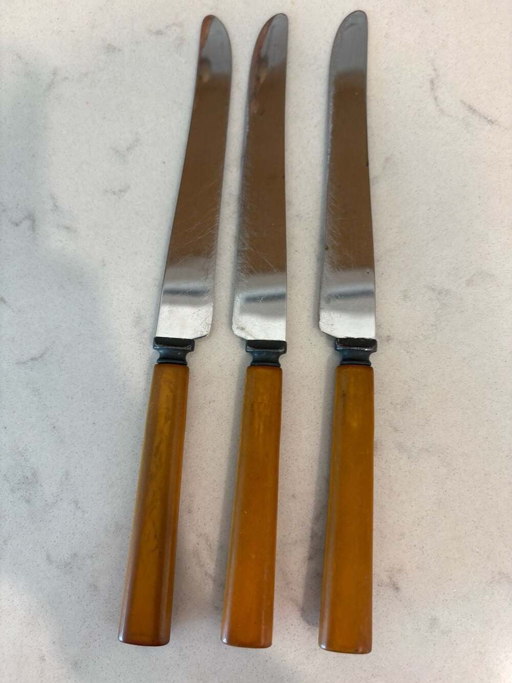 Vintage Art Deco Peerless Stainless Knives Butterscotch Bakelite Handle Lot of 3